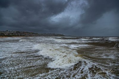 JCCI-100295 - Powerful waves consume Frankston Beach in powerful storm